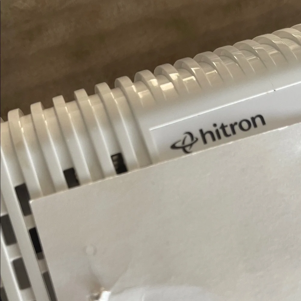 White Network Router with Status LEDs - Unbranded - Picture 3 of 4